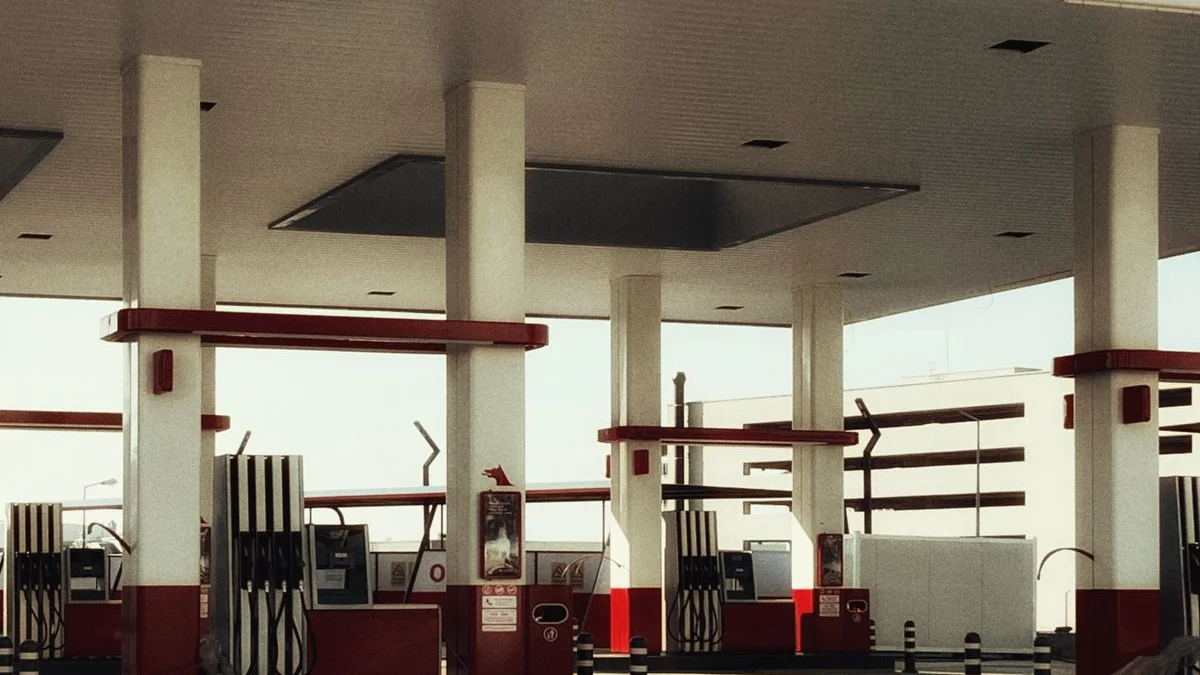 Skid-Mounted vs Containerized Fuel Tanks: Which Storage System Suits Your UAE Project?