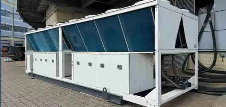 What to Consider Before Renting a Chiller in the UAE